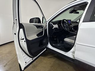 Thumbnail - 2025 Toyota RAV4