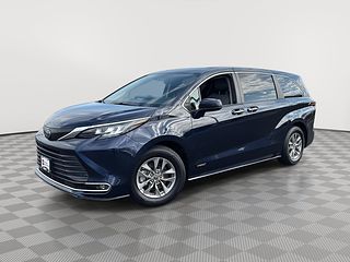 Thumbnail - 2021 Toyota Sienna
