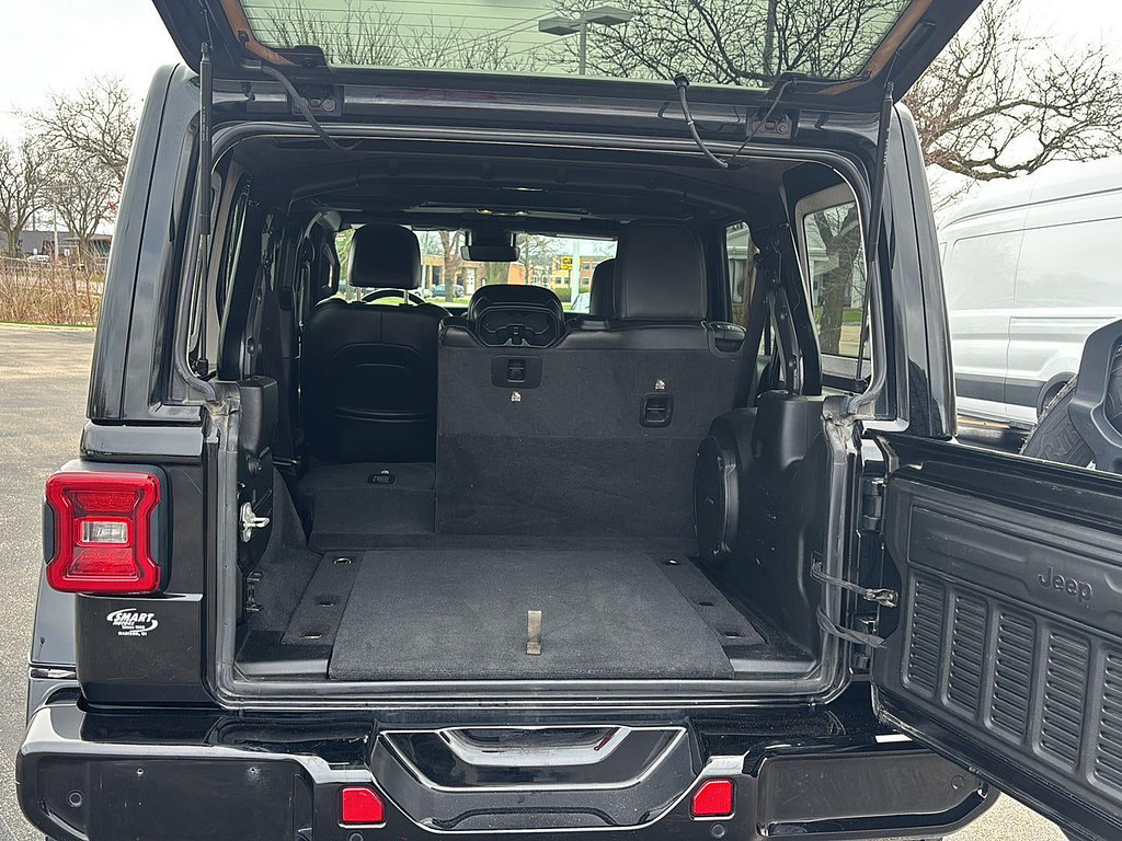 2021 Jeep Wrangler Located at Smart Motors Toyota slide-image
