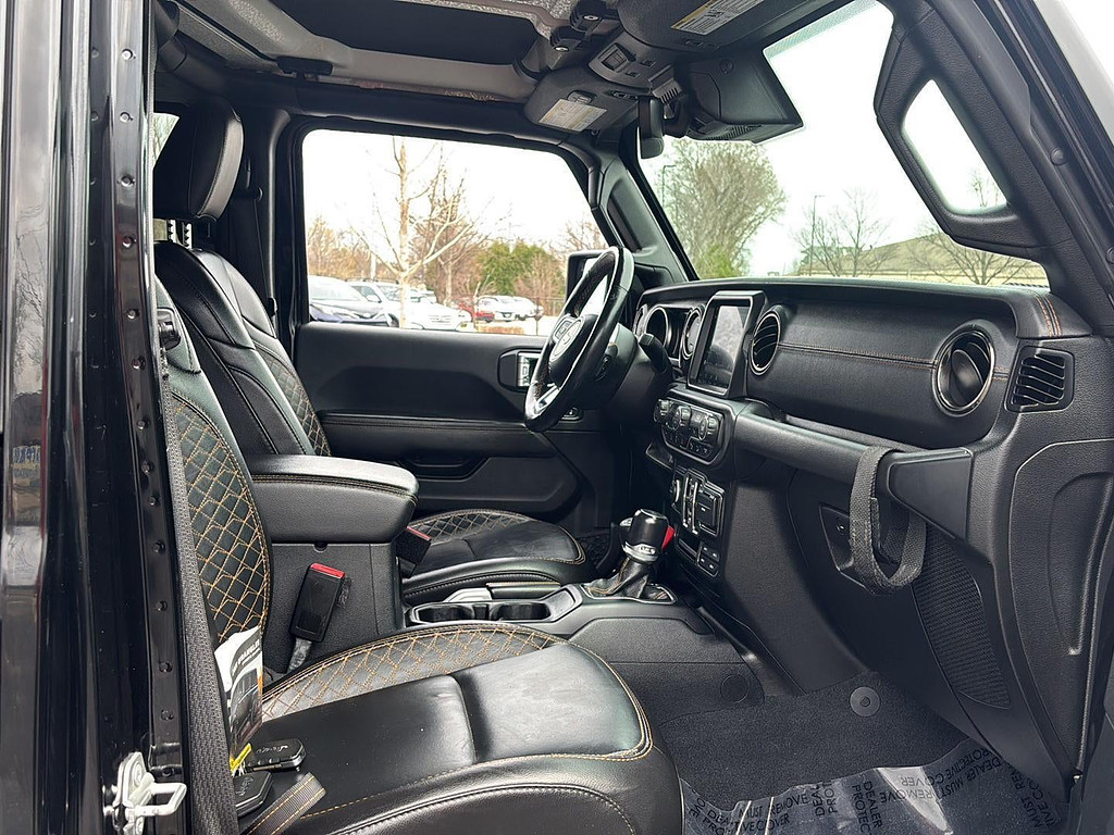 2021 Jeep Wrangler Located at Smart Motors Toyota slide-image