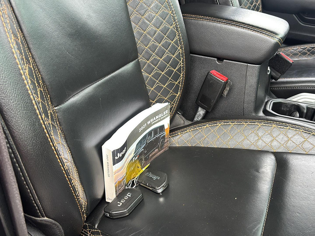 2021 Jeep Wrangler Located at Smart Motors Toyota slide-image
