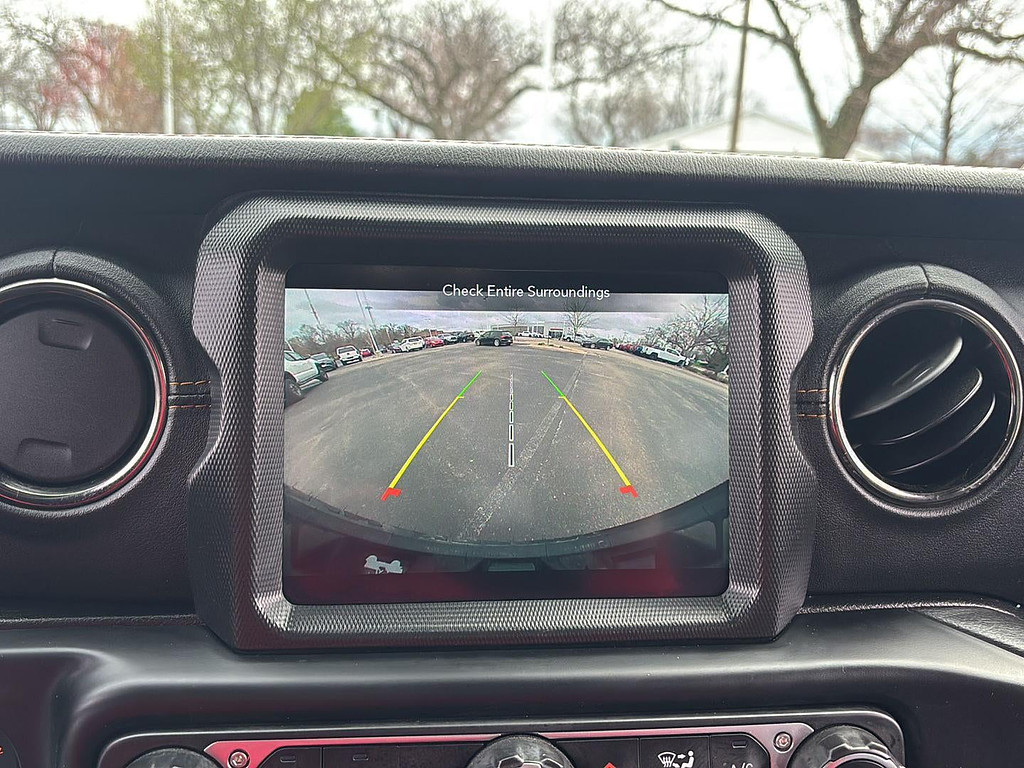 2021 Jeep Wrangler Located at Smart Motors Toyota slide-image