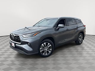 Thumbnail - 2021 Toyota Highlander