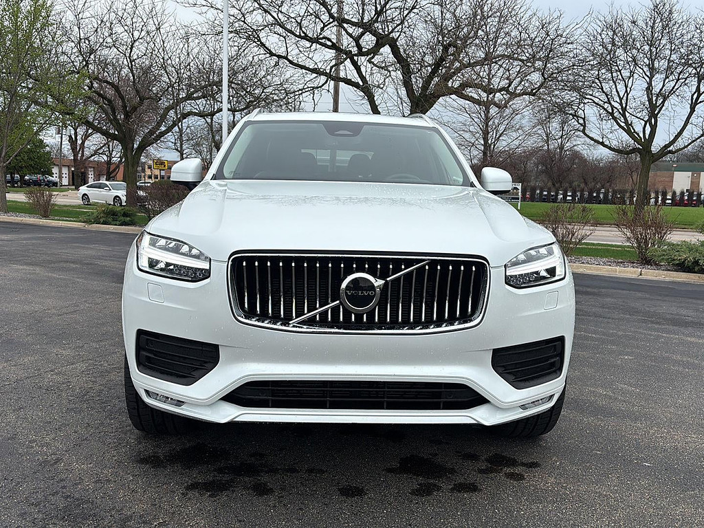 2023 Volvo XC90 Located at Smart Motors Toyota light-box-slides