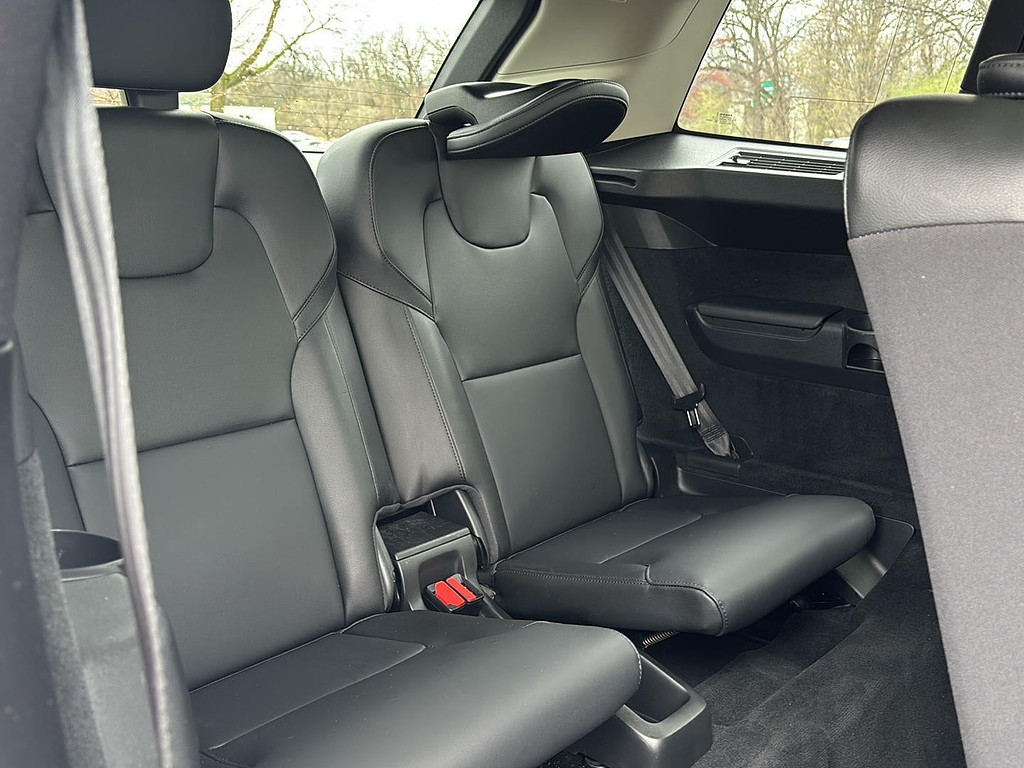 2023 Volvo XC90 Located at Smart Motors Toyota light-box-slides