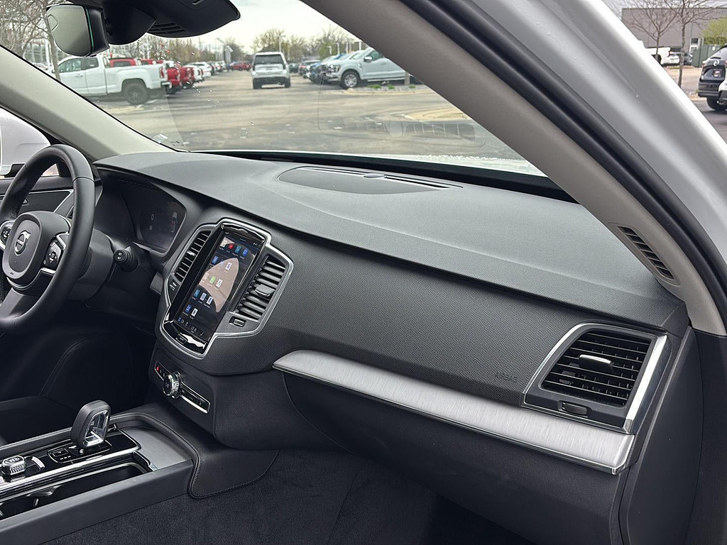 2023 Volvo XC90 Located at Smart Motors Toyota light-box-slides