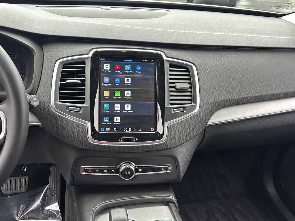 2023 Volvo XC90 Located at Smart Motors Toyota light-box-slides