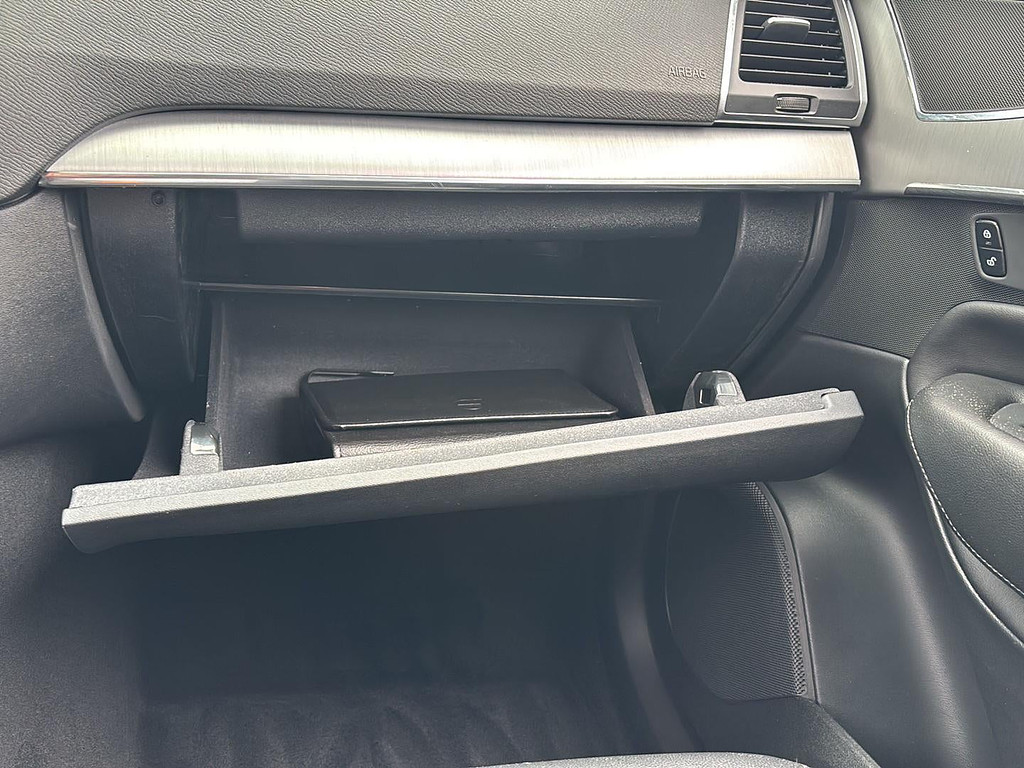 2023 Volvo XC90 Located at Smart Motors Toyota light-box-slides