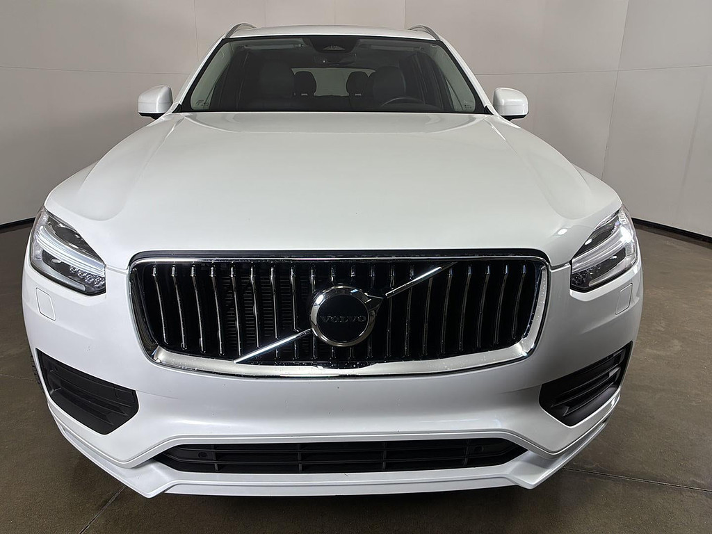 2023 Volvo XC90 Located at Smart Motors Toyota light-box-slides