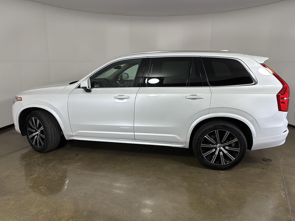 2023 Volvo XC90 Located at Smart Motors Toyota light-box-slides