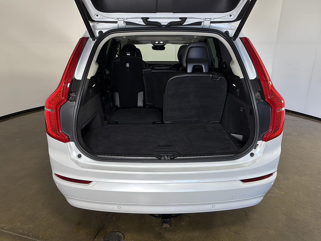 2023 Volvo XC90 Located at Smart Motors Toyota light-box-slides