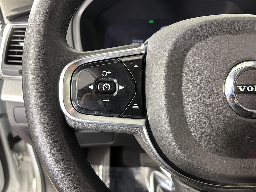 2023 Volvo XC90 Located at Smart Motors Toyota light-box-slides