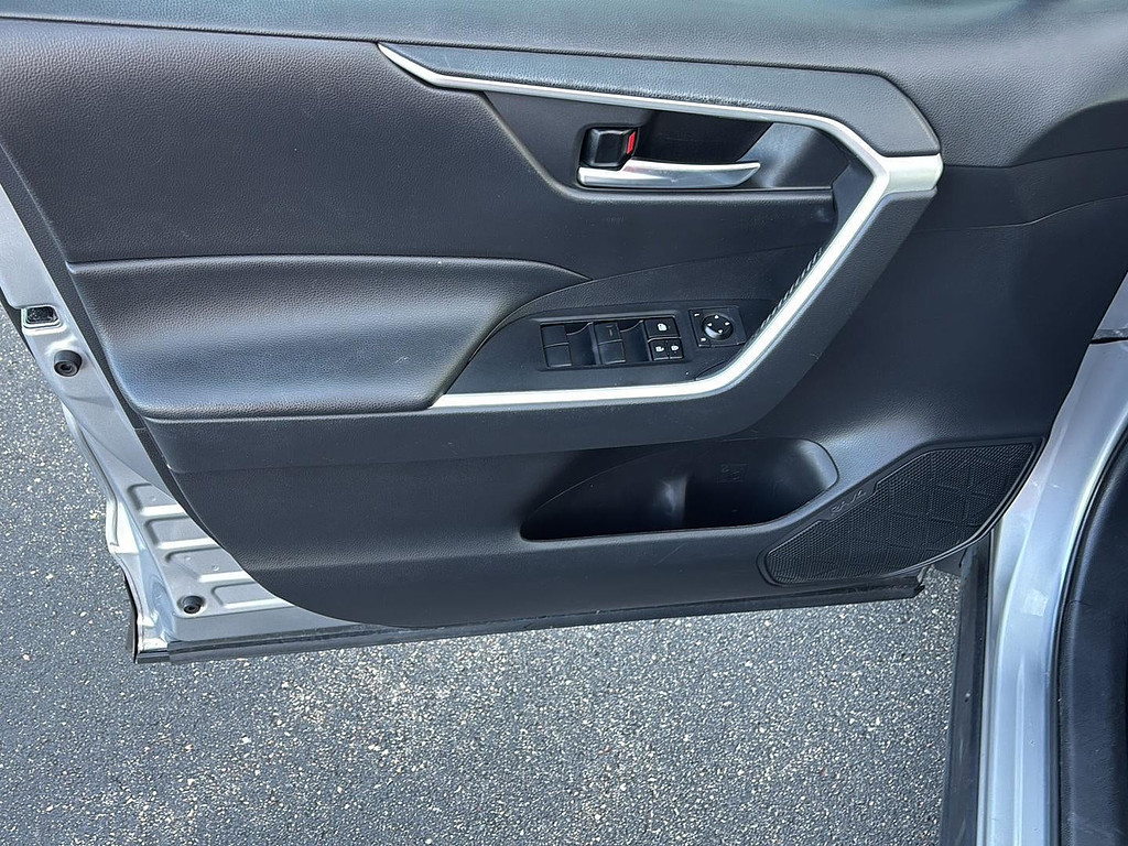 2020 Toyota RAV4 Located at Smart Motors Toyota light-box-slides