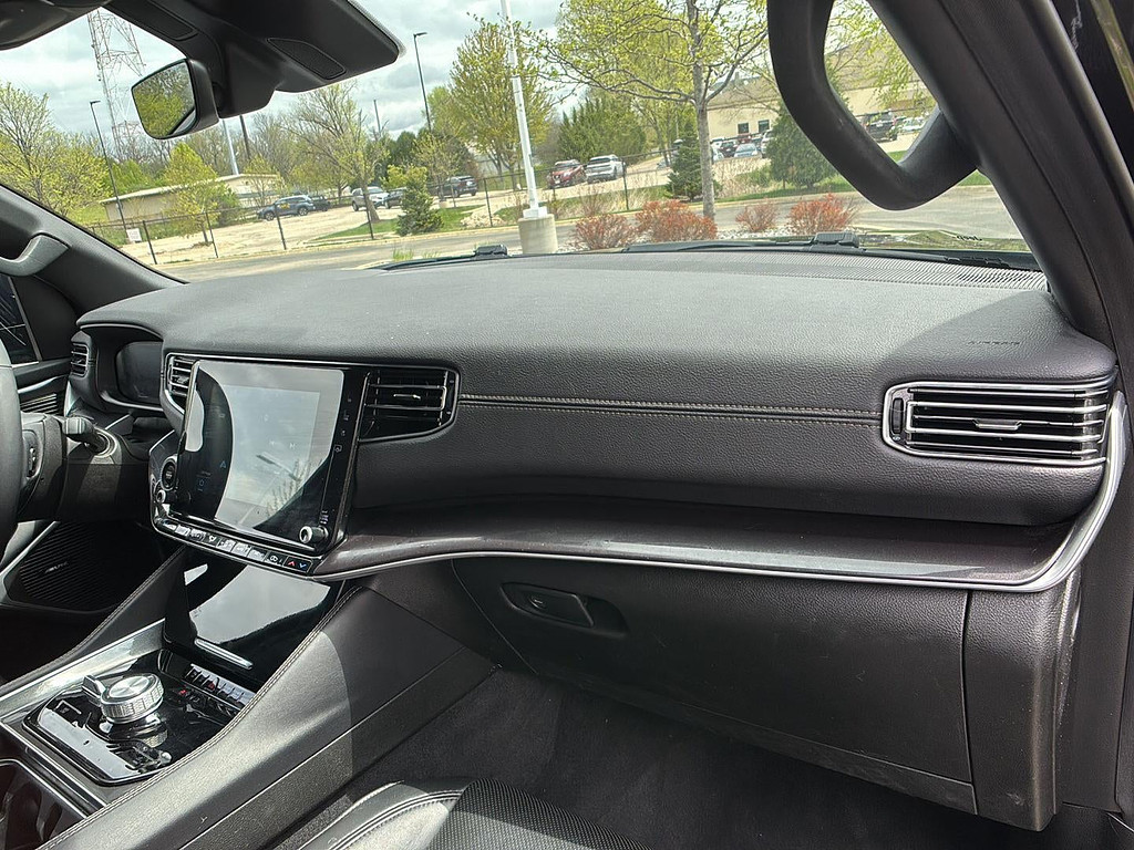 2024 Jeep Wagoneer L Located at Smart Motors Toyota light-box-slides