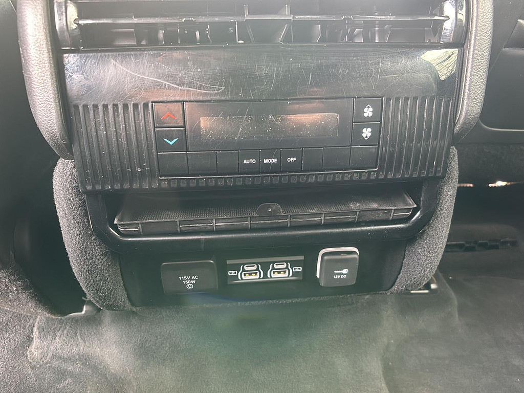 2024 Jeep Wagoneer L Located at Smart Motors Toyota slide-image