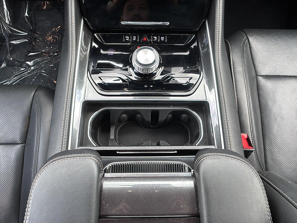 2024 Jeep Wagoneer L Located at Smart Motors Toyota slide-image
