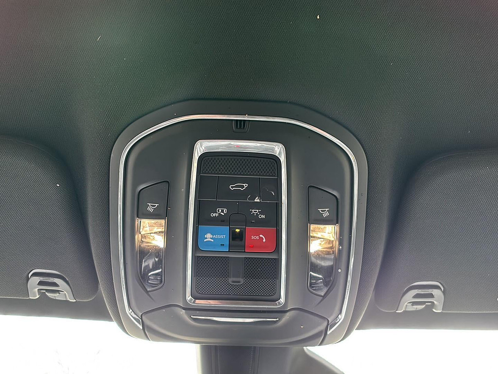 2024 Jeep Wagoneer L Located at Smart Motors Toyota light-box-slides