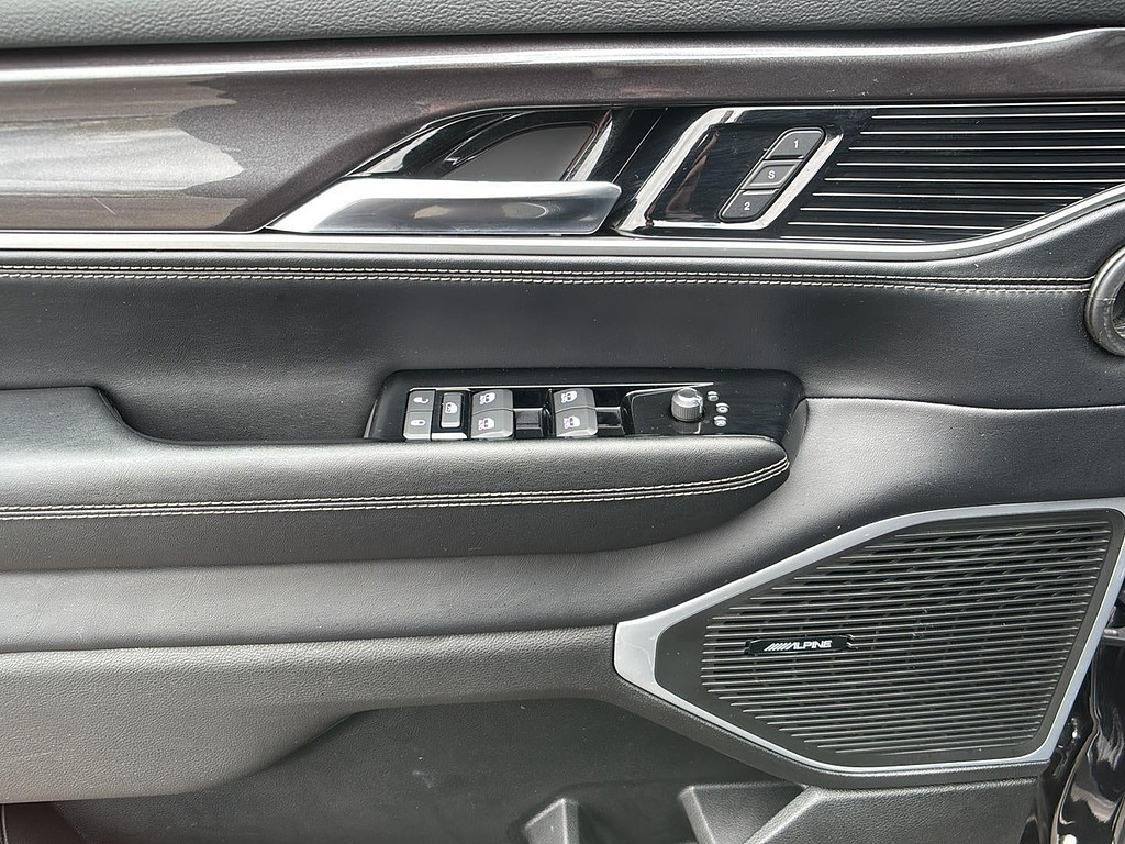 2024 Jeep Wagoneer L Located at Smart Motors Toyota light-box-slides