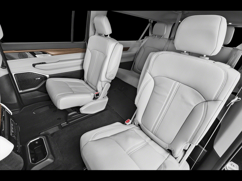2024 Jeep Wagoneer L Located at Smart Motors Toyota slide-image