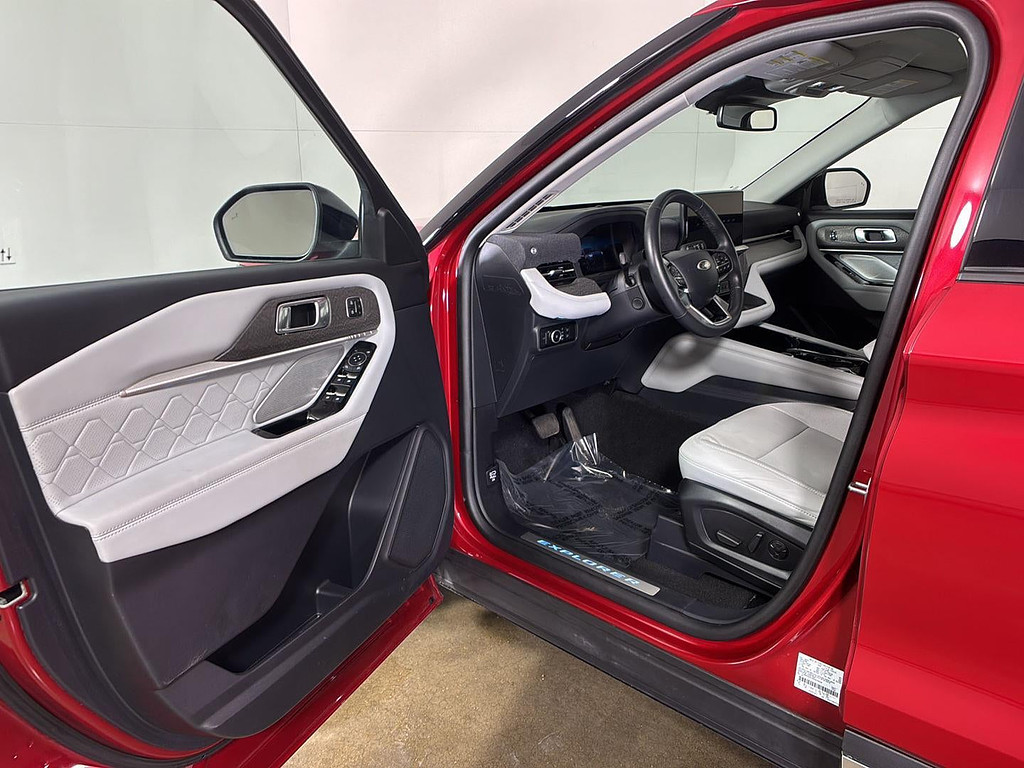 2025 Ford Explorer Located at Smart Motors Toyota light-box-slides