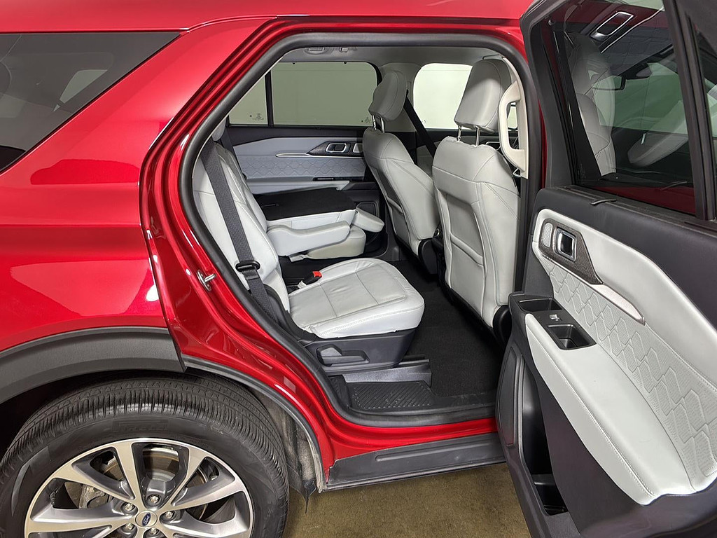2025 Ford Explorer Located at Smart Motors Toyota light-box-slides