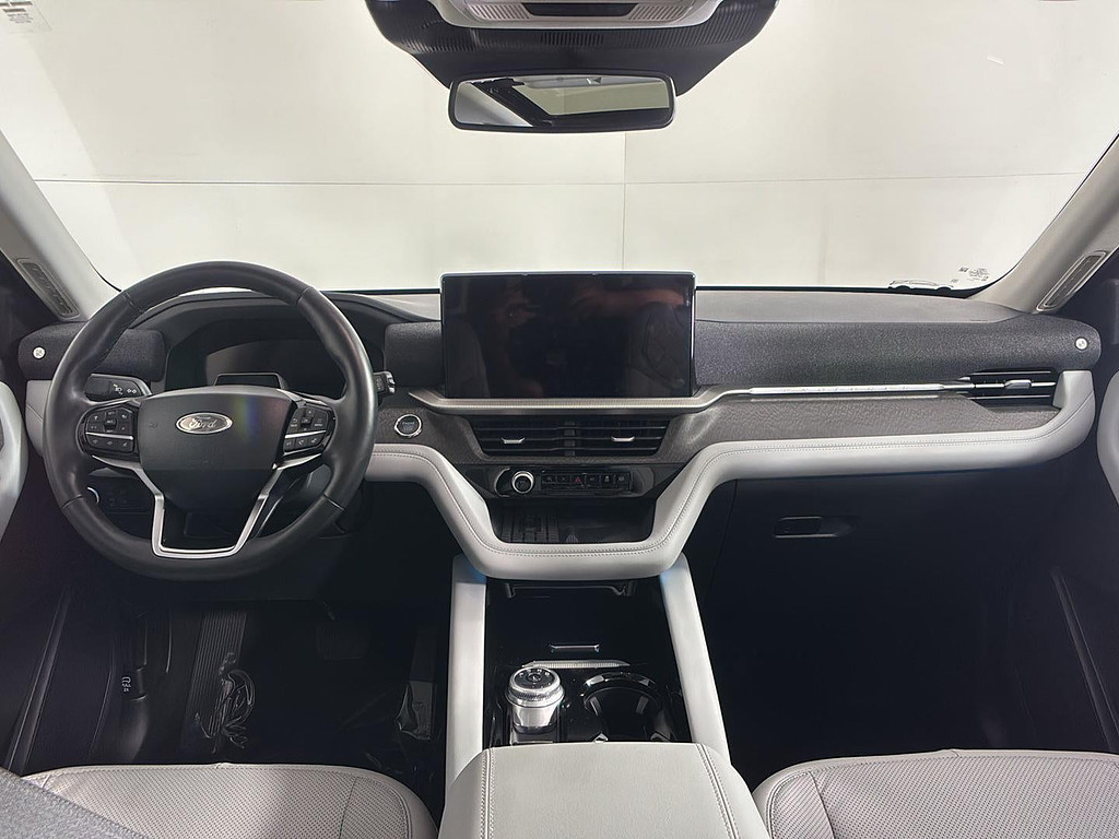 2025 Ford Explorer Located at Smart Motors Toyota light-box-slides