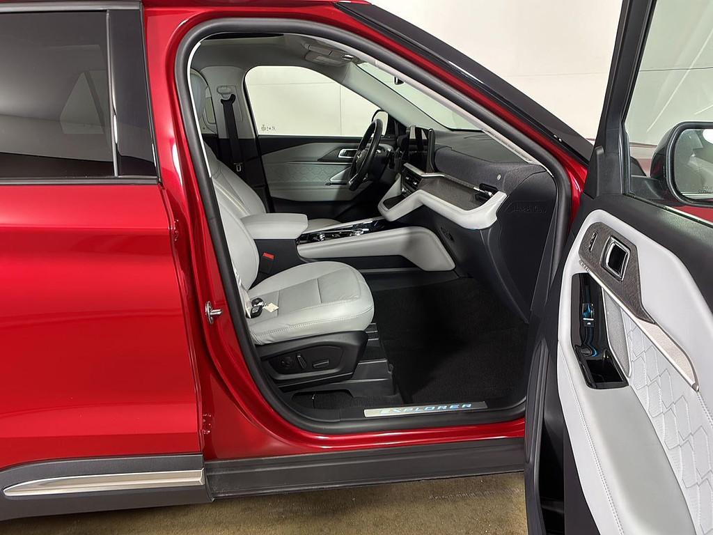 2025 Ford Explorer Located at Smart Motors Toyota slide-image