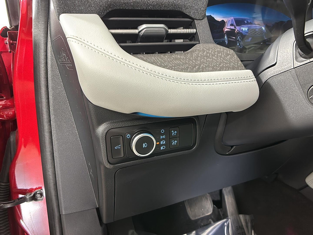 2025 Ford Explorer Located at Smart Motors Toyota slide-image