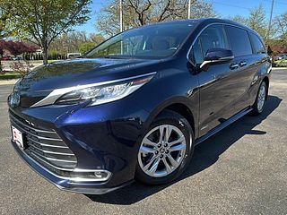 Thumbnail - 2021 Toyota Sienna