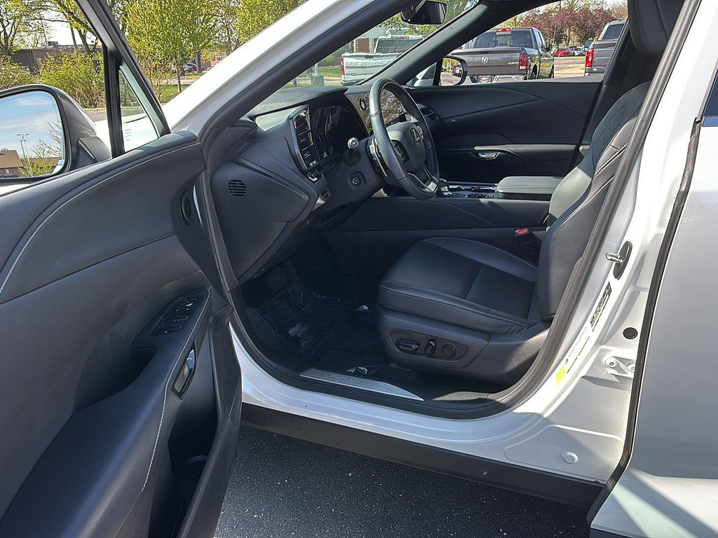 2023 Lexus RX Located at Smart Motors Toyota slide-image