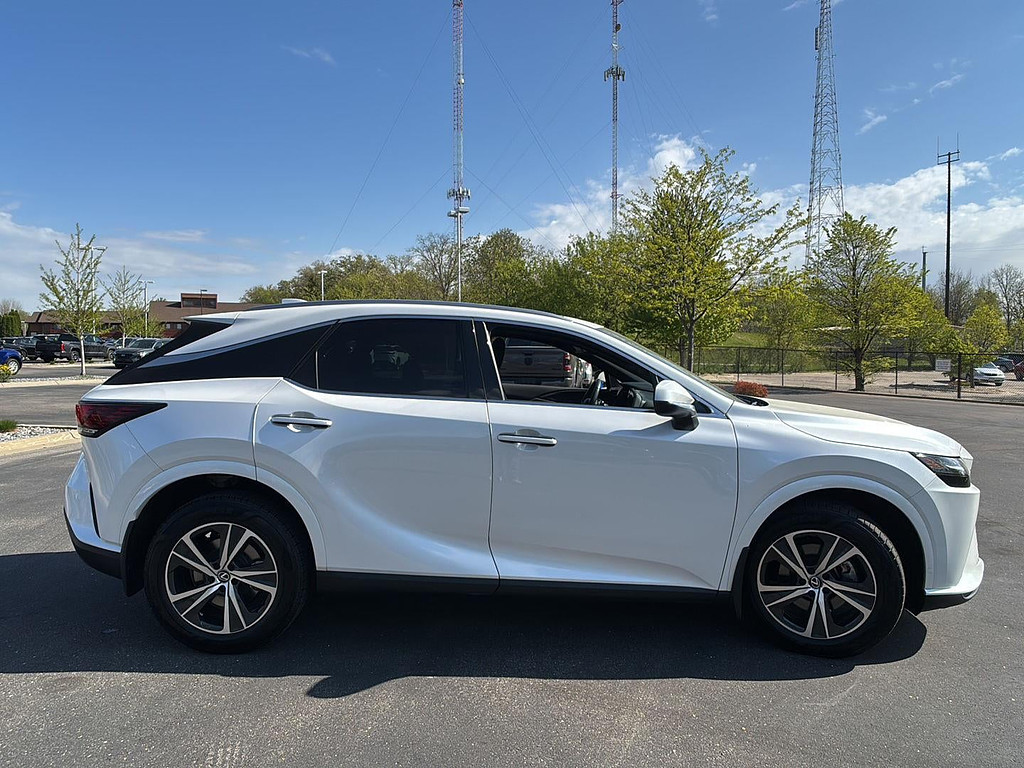2023 Lexus RX Located at Smart Motors Toyota slide-image