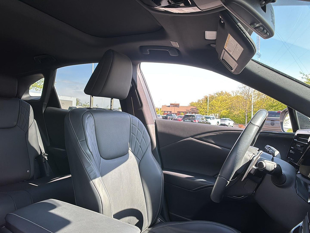2023 Lexus RX Located at Smart Motors Toyota light-box-slides