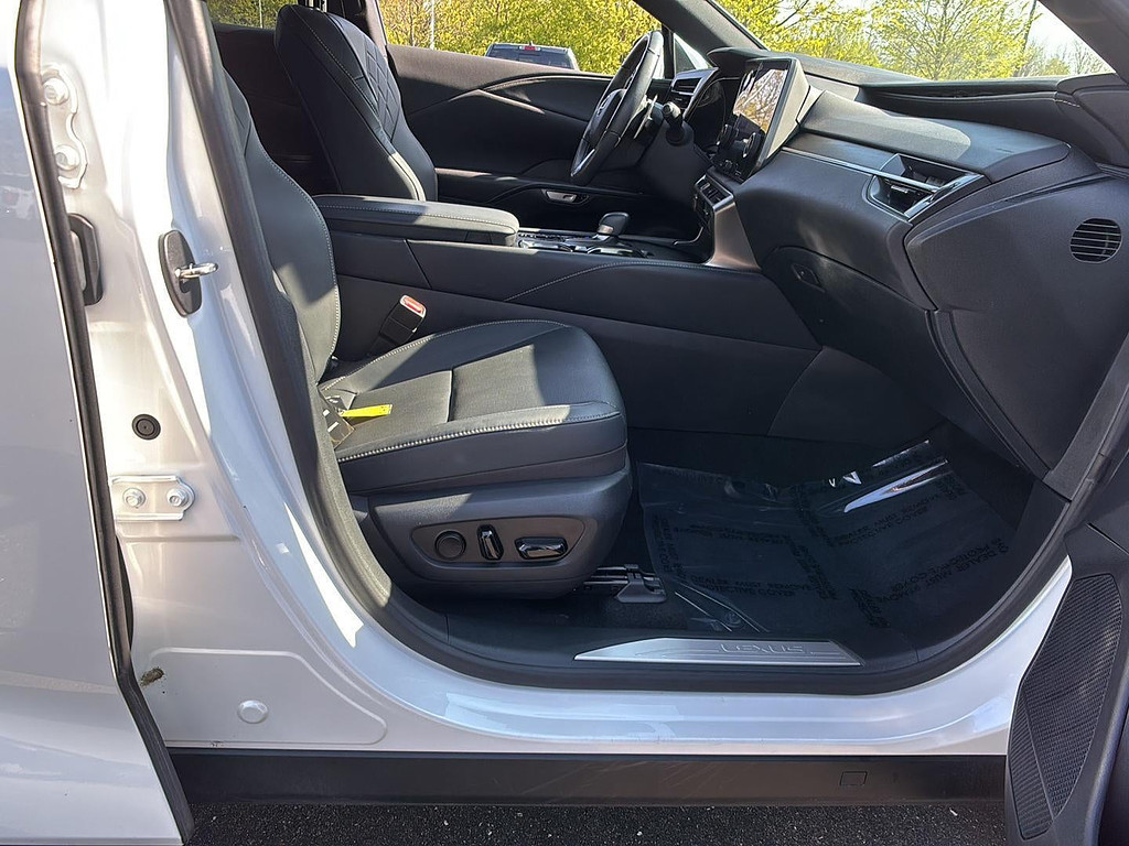2023 Lexus RX Located at Smart Motors Toyota light-box-slides