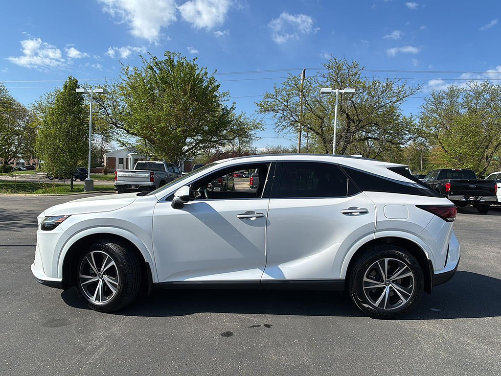 2023 Lexus RX Located at Smart Motors Toyota light-box-slides