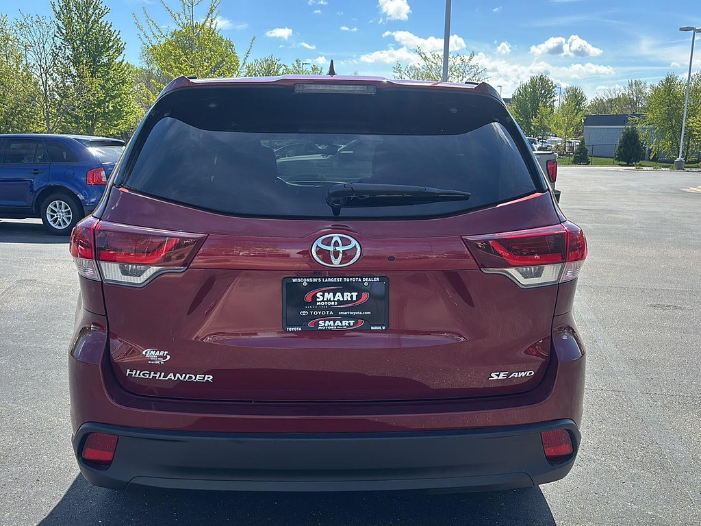 2019 Toyota Highlander Located at Smart Motors Toyota slide-image
