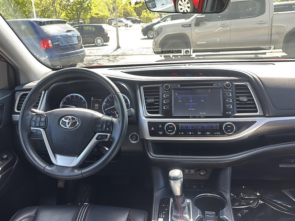 2019 Toyota Highlander Located at Smart Motors Toyota slide-image