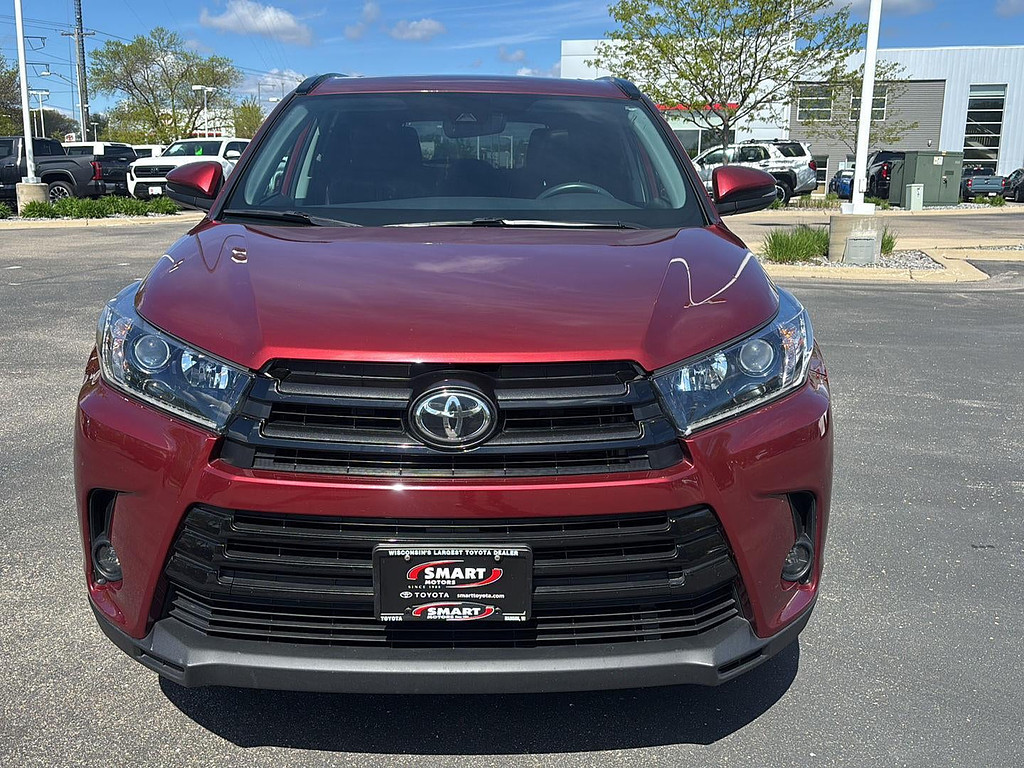 2019 Toyota Highlander Located at Smart Motors Toyota slide-image