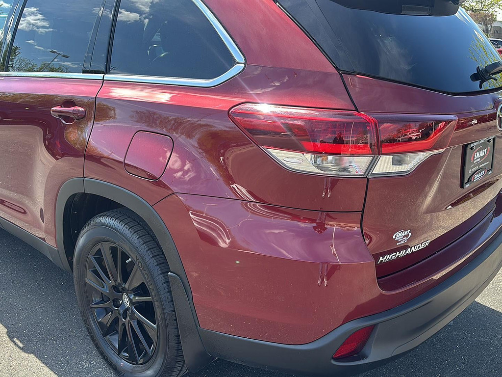 2019 Toyota Highlander Located at Smart Motors Toyota slide-image