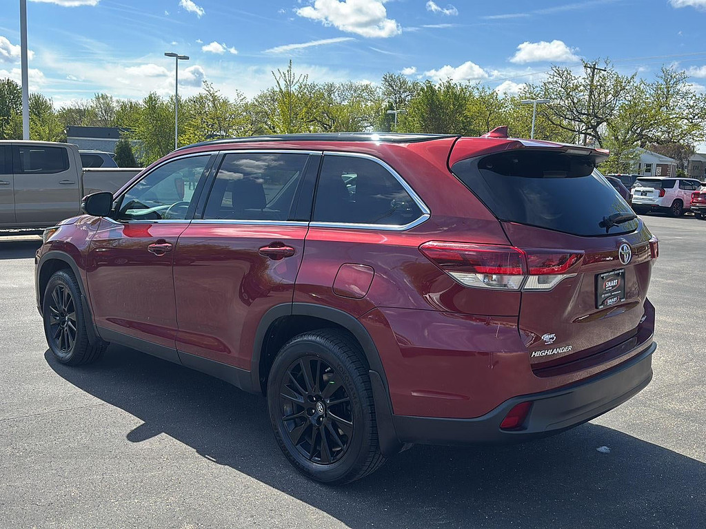 2019 Toyota Highlander Located at Smart Motors Toyota slide-image