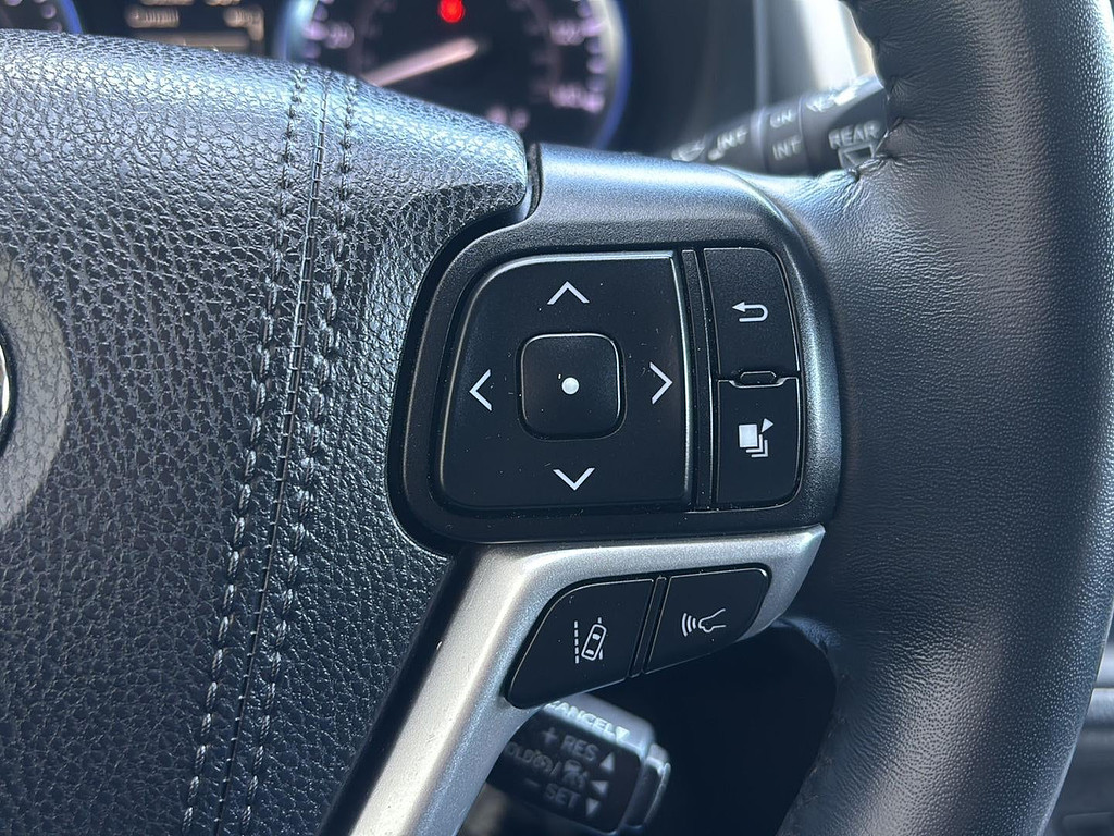 2019 Toyota Highlander Located at Smart Motors Toyota slide-image