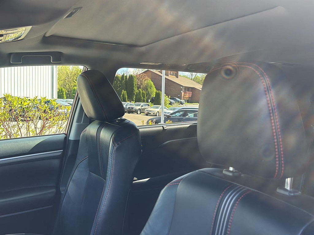 2019 Toyota Highlander Located at Smart Motors Toyota slide-image