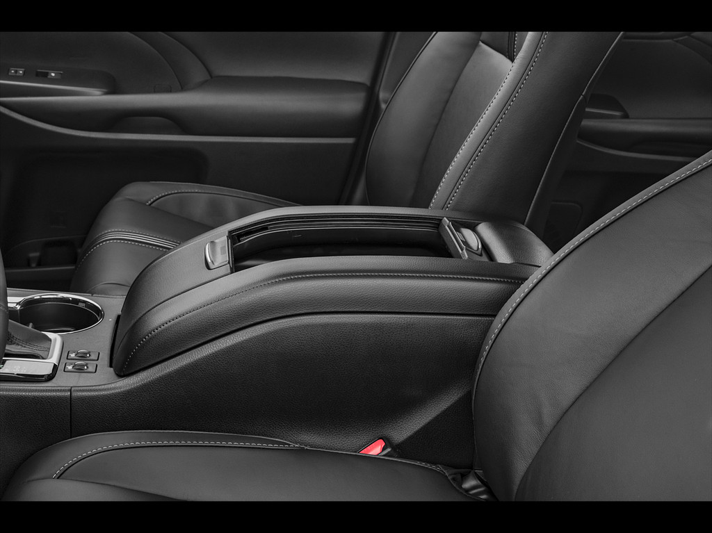 2019 Toyota Highlander Located at Smart Motors Toyota slide-image