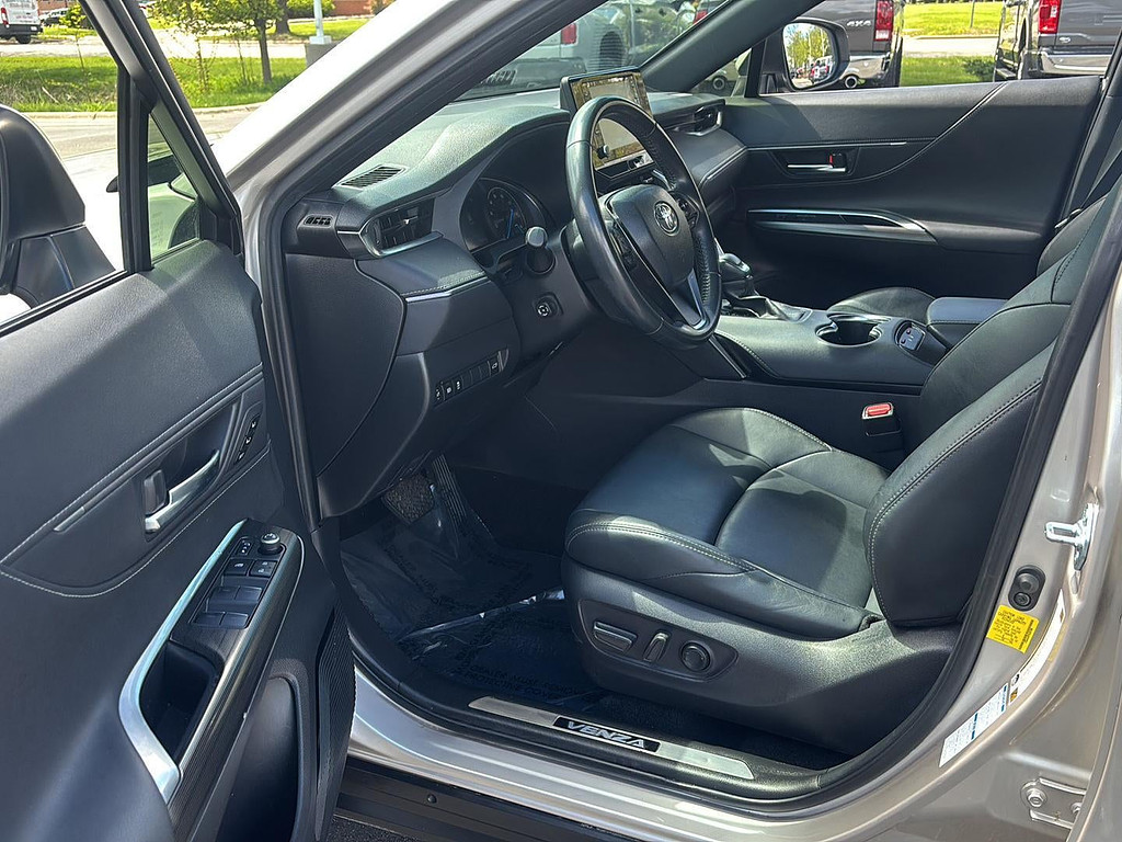 2022 Toyota Venza Located at Smart Motors Toyota light-box-slides