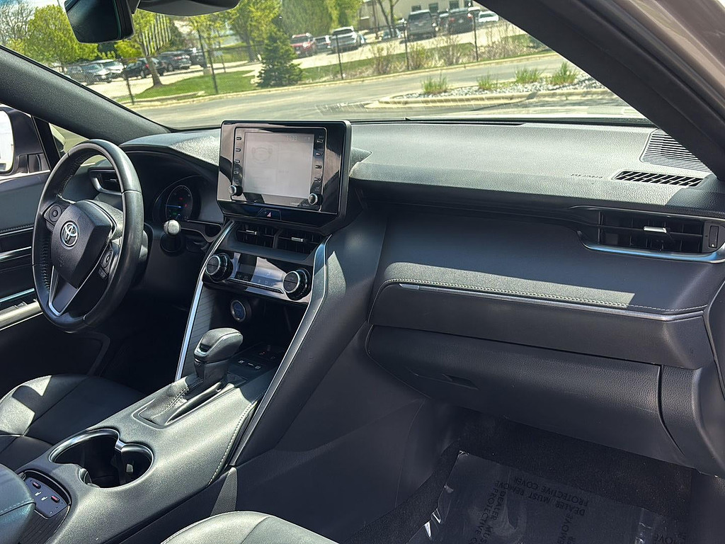 2022 Toyota Venza Located at Smart Motors Toyota slide-image