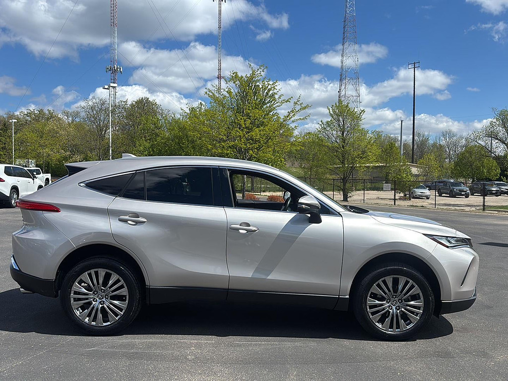 2022 Toyota Venza Located at Smart Motors Toyota slide-image