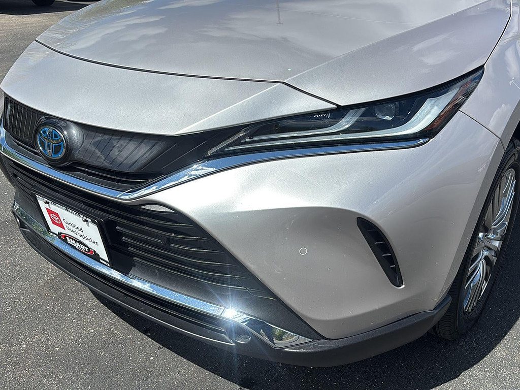 2022 Toyota Venza Located at Smart Motors Toyota light-box-slides