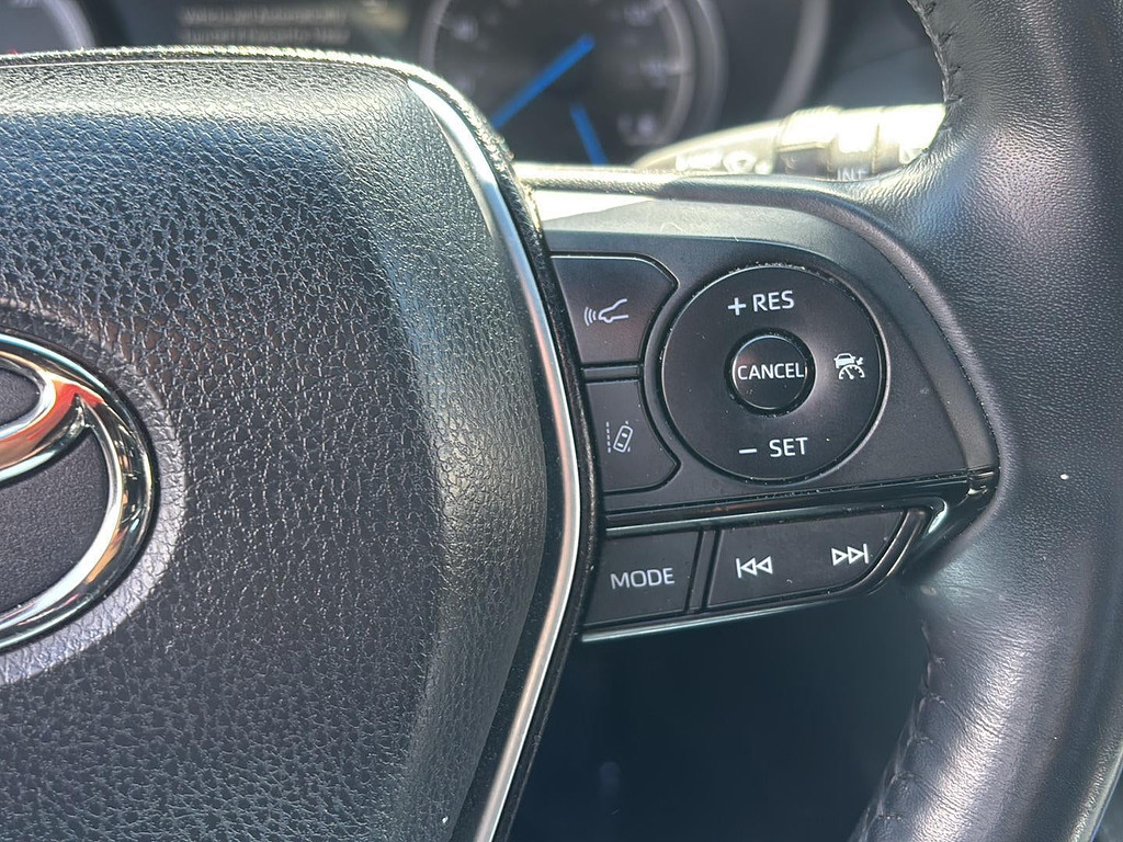 2022 Toyota Venza Located at Smart Motors Toyota slide-image