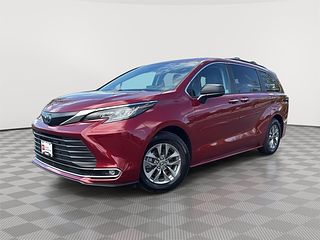 Thumbnail - 2023 Toyota Sienna