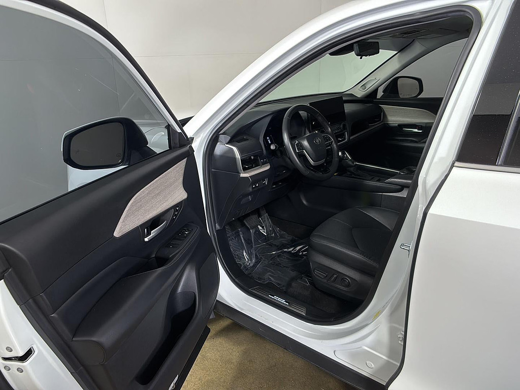 2024 Toyota Grand Highlander Located at Smart Motors Toyota light-box-slides