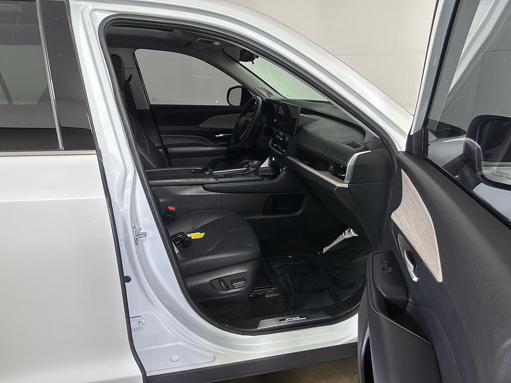 2024 Toyota Grand Highlander Located at Smart Motors Toyota light-box-slides
